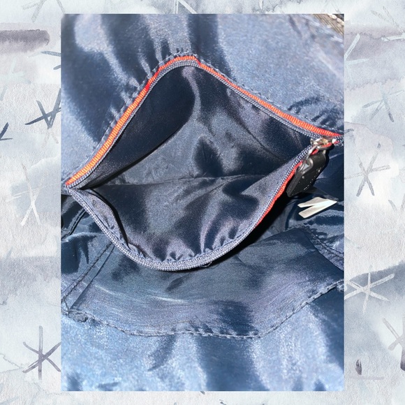 Tommy Hilfiger Black Crossbody Purse - Picture 9 of 14